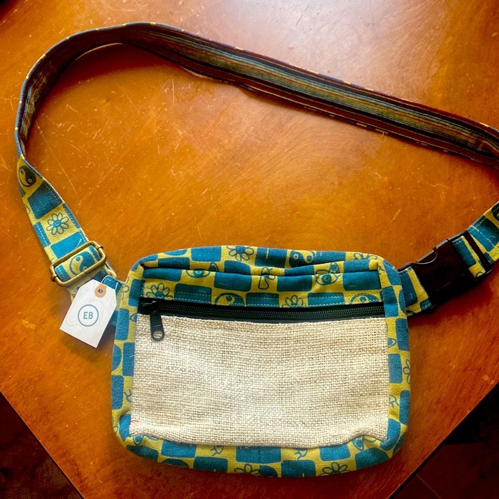 Earthbound trading belt bag/purse.